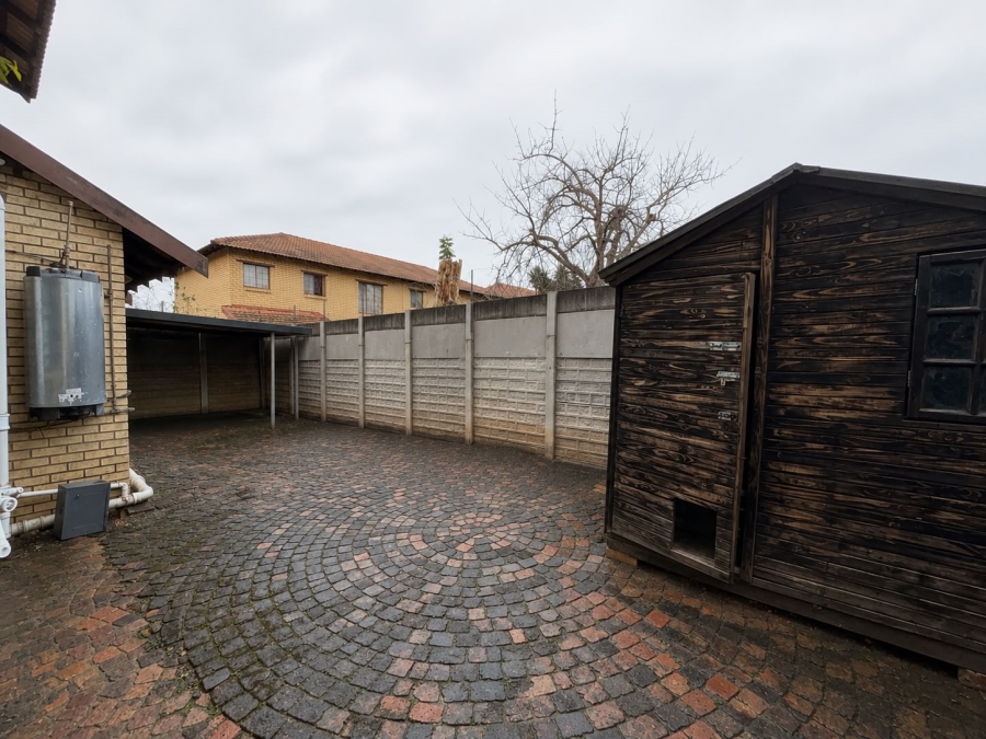 2 Bedroom Property for Sale in Oos Einde North West